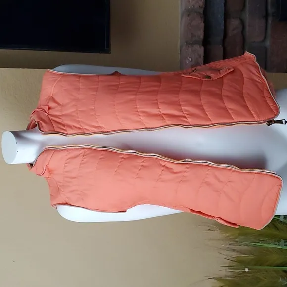 🆕️ HANTON Coral Quilted Faux Fur Removable Hooded Vest SIZE: L