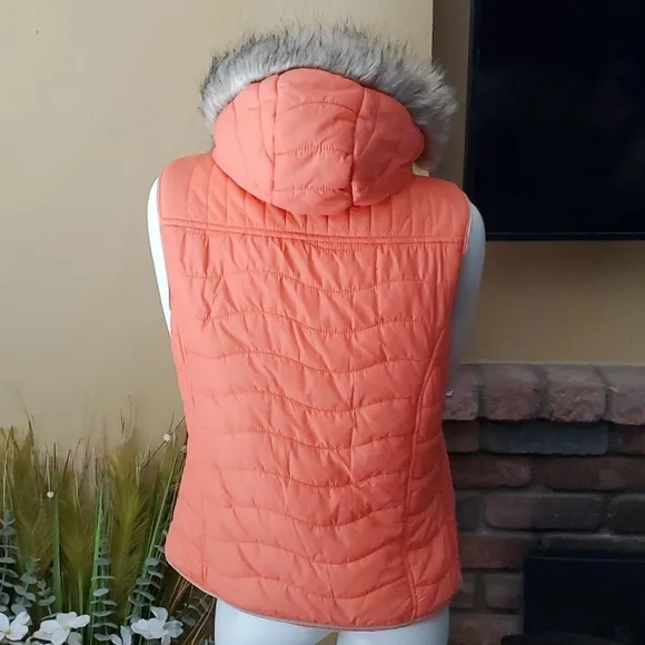 🆕️ HANTON Coral Quilted Faux Fur Removable Hooded Vest SIZE: L