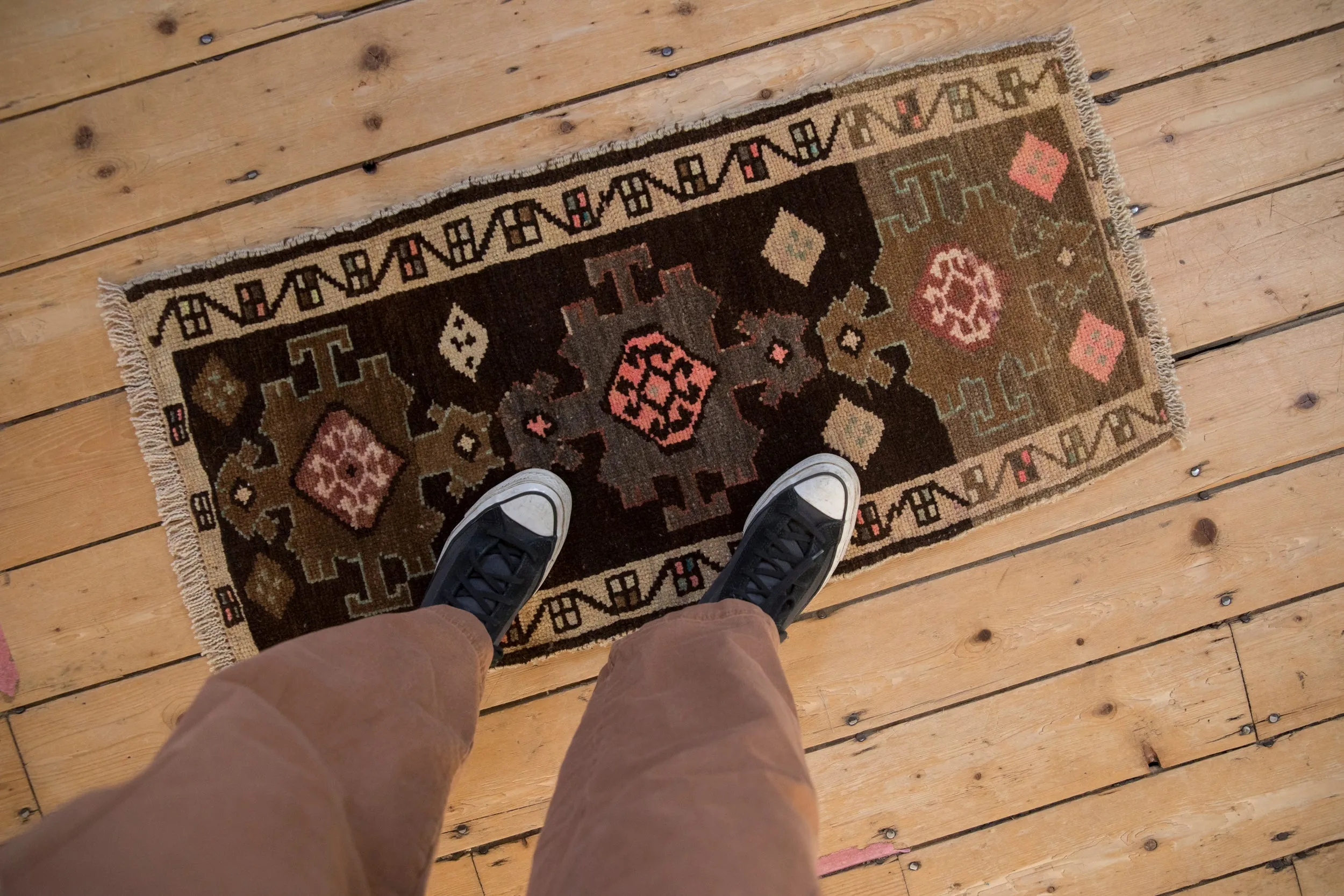 1.5x3 Vintage Distressed Kars Rug Mat