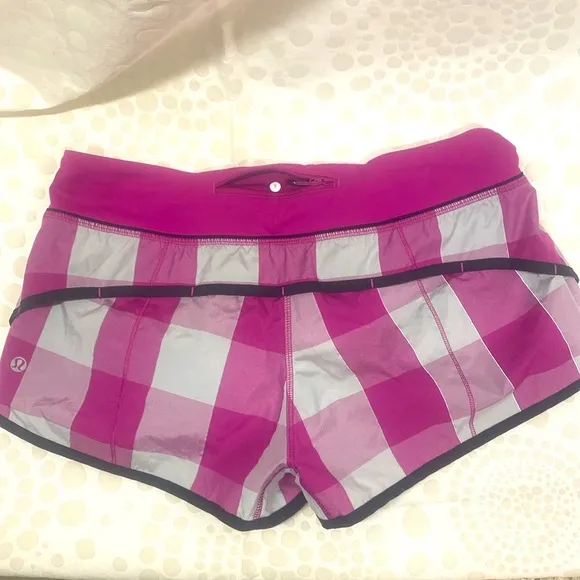 16 -Lululemon Run: Speed Short Gros Gingham Reflective Swift Raspberry / Bl…