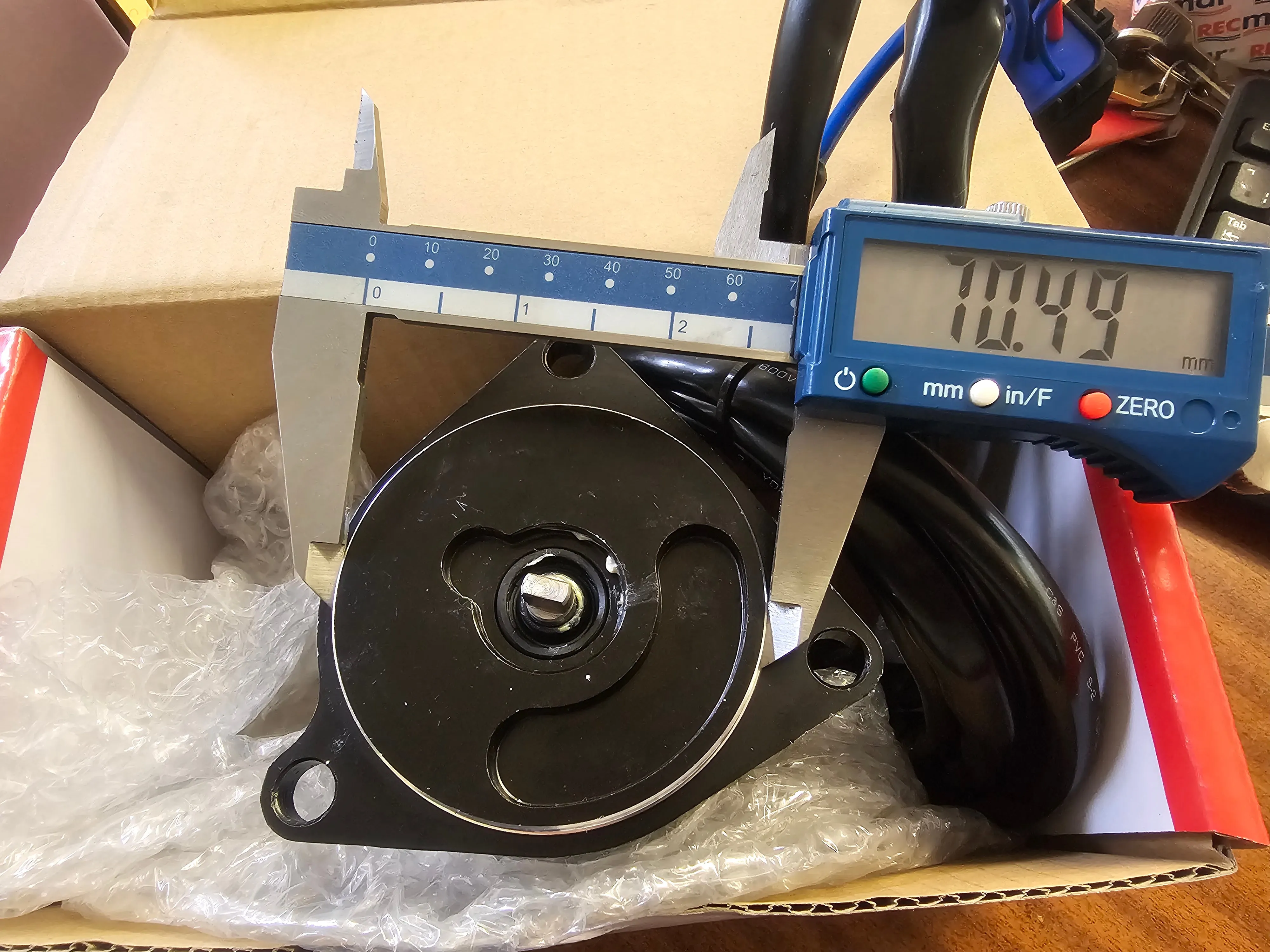 70B, 80A, 85A, 90A  Power Trim and Tilt Motor For Yamaha Outboard   6H1-43880-00 circa 1987~1991