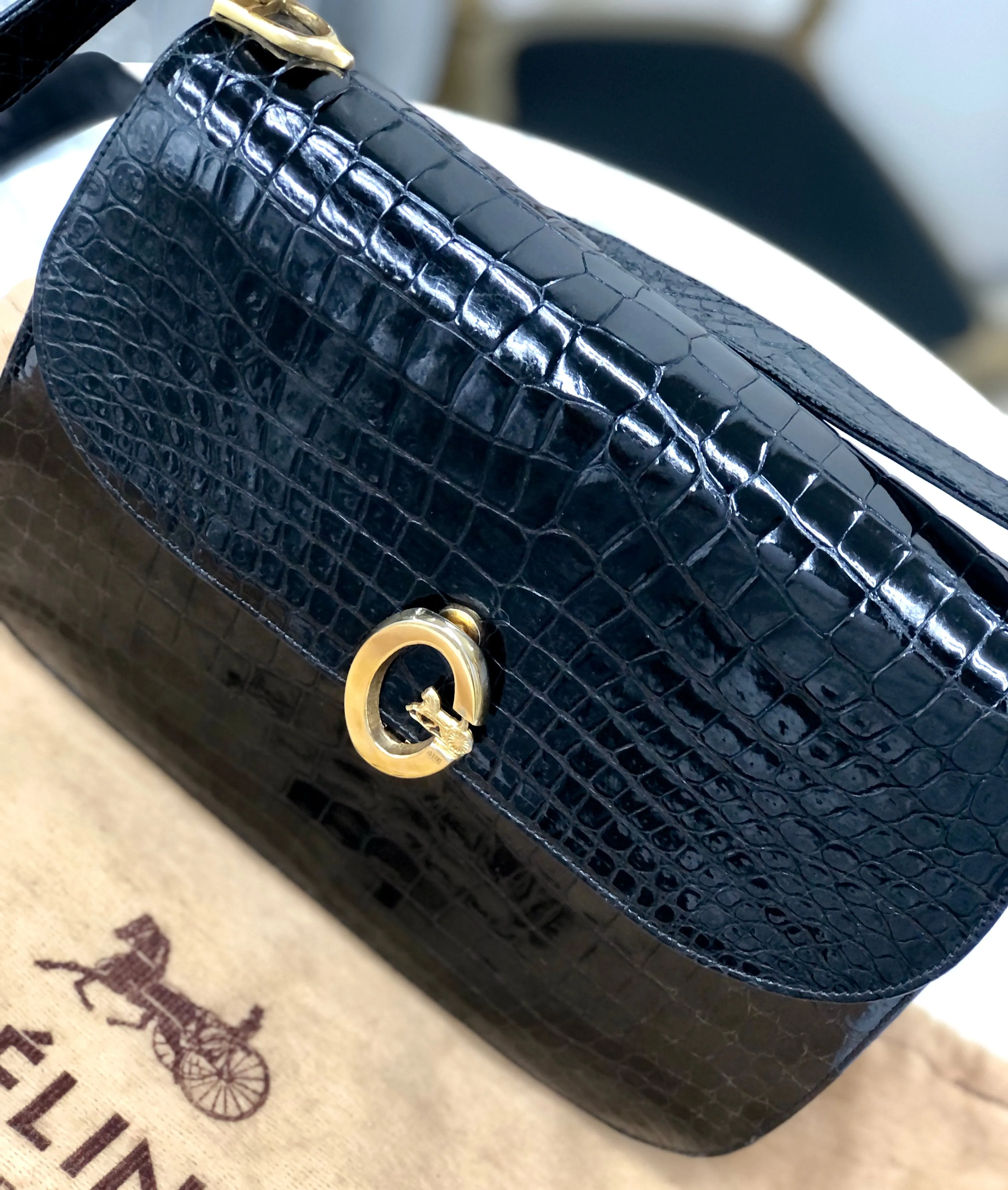 CELINE C logo Horse carriage Crocodile embossed leather Shoulder bag Black Old CELINE vintage 6tmne2