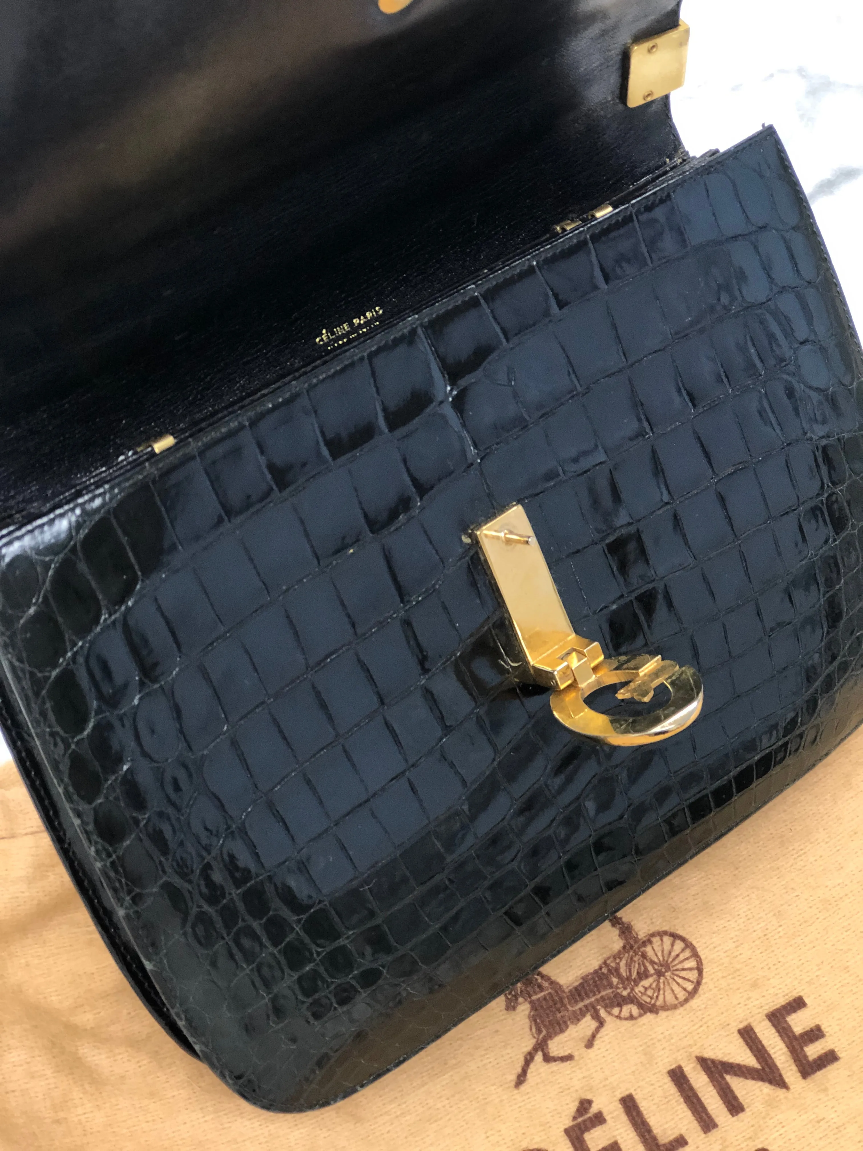 CELINE C logo Horse carriage Crocodile embossed leather Shoulder bag Black Old CELINE vintage 6tmne2