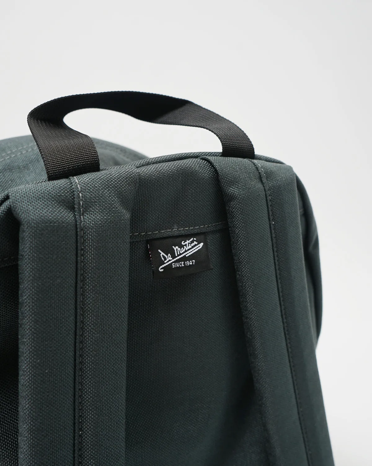 Classic Backpack / Smoke