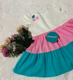 F001 WHITE SMOCK DRESS