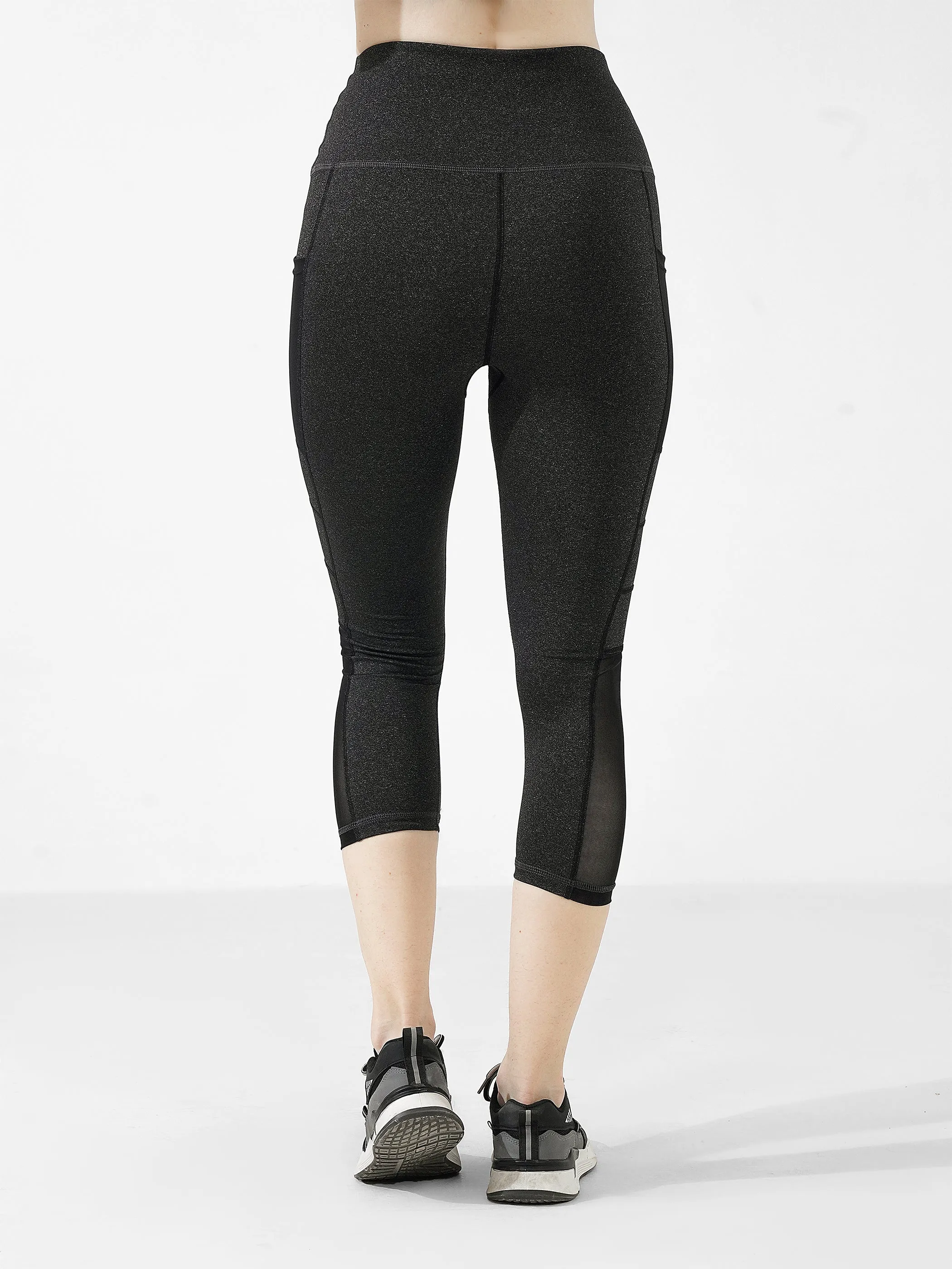 Free Play Pocket Capri Legging