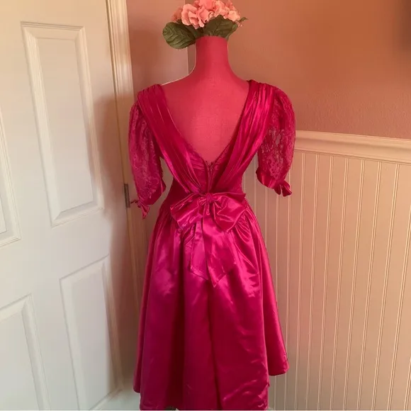 Fuchsia 80’s Unbranded Satin and Lace High-Low Dress with Lace Poofy Sleeves