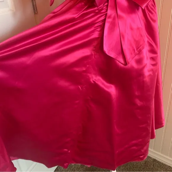 Fuchsia 80’s Unbranded Satin and Lace High-Low Dress with Lace Poofy Sleeves