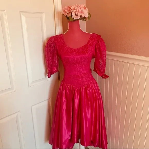 Fuchsia 80’s Unbranded Satin and Lace High-Low Dress with Lace Poofy Sleeves