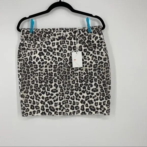 Good American Leopard Print Raw Edge Mini Skirt. Animal print, fun, flirty