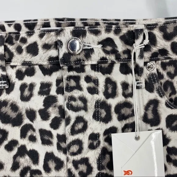 Good American Leopard Print Raw Edge Mini Skirt. Animal print, fun, flirty