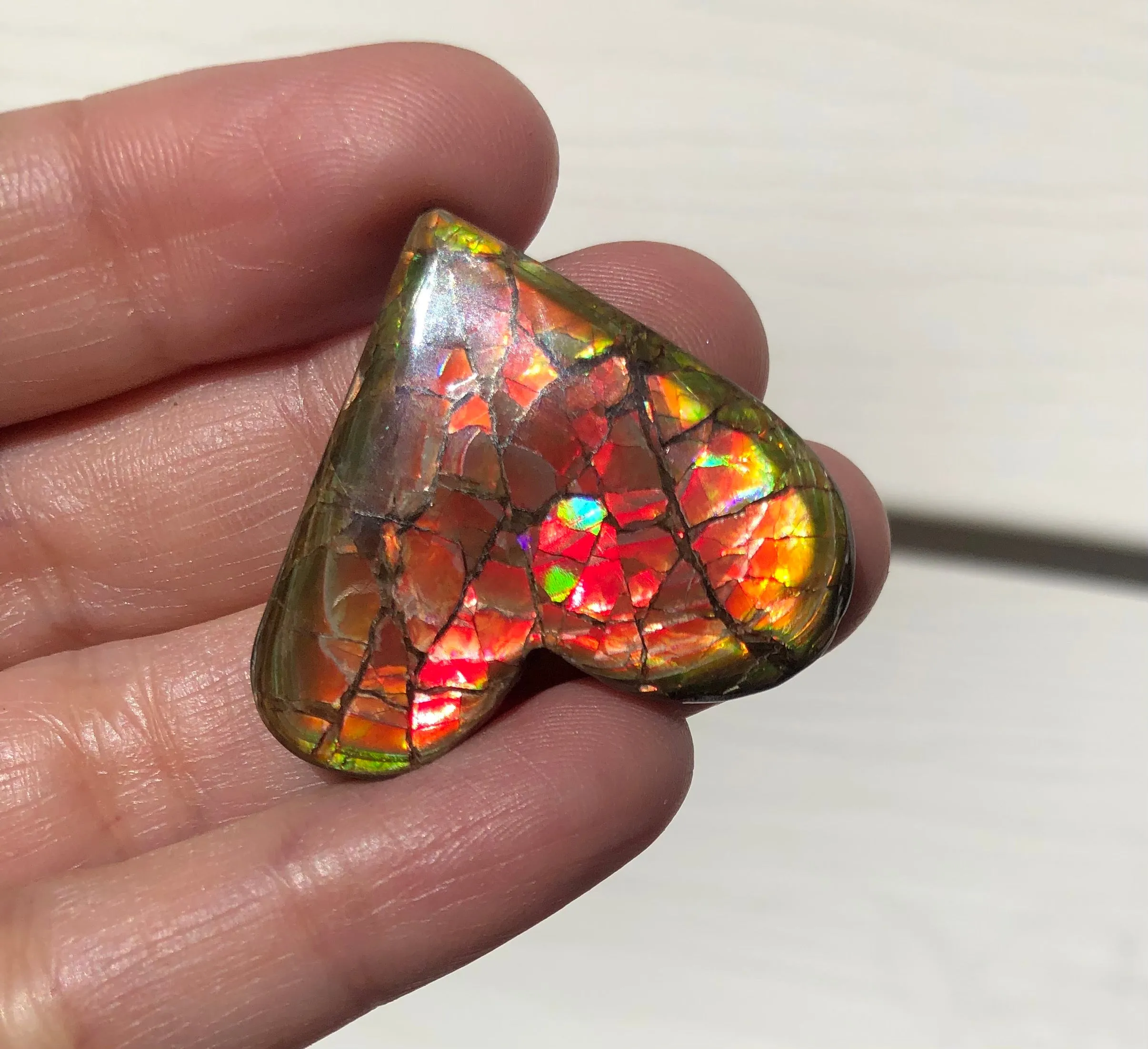 Heart shapedl  Free Form . Hand Polished, FFN 381 ナチュラル　ルース　アンモライト フリーフォーム