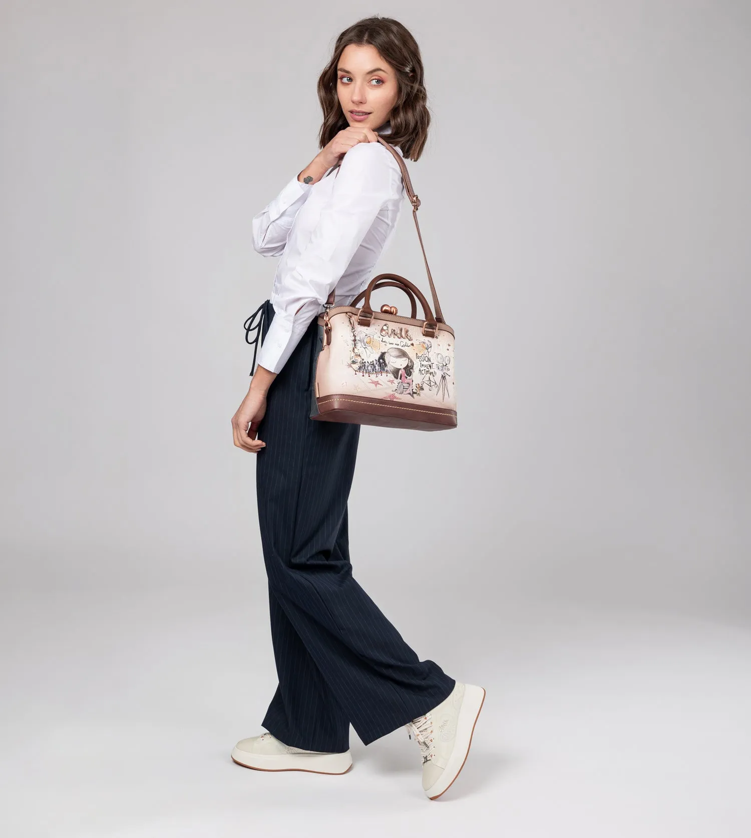 Hollywood kiss clasp bag