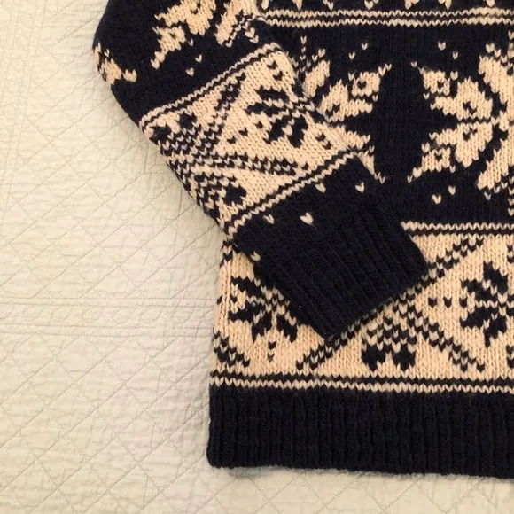 Lands End wool blend snowflake sweater women’s size medium. Blue/cream color