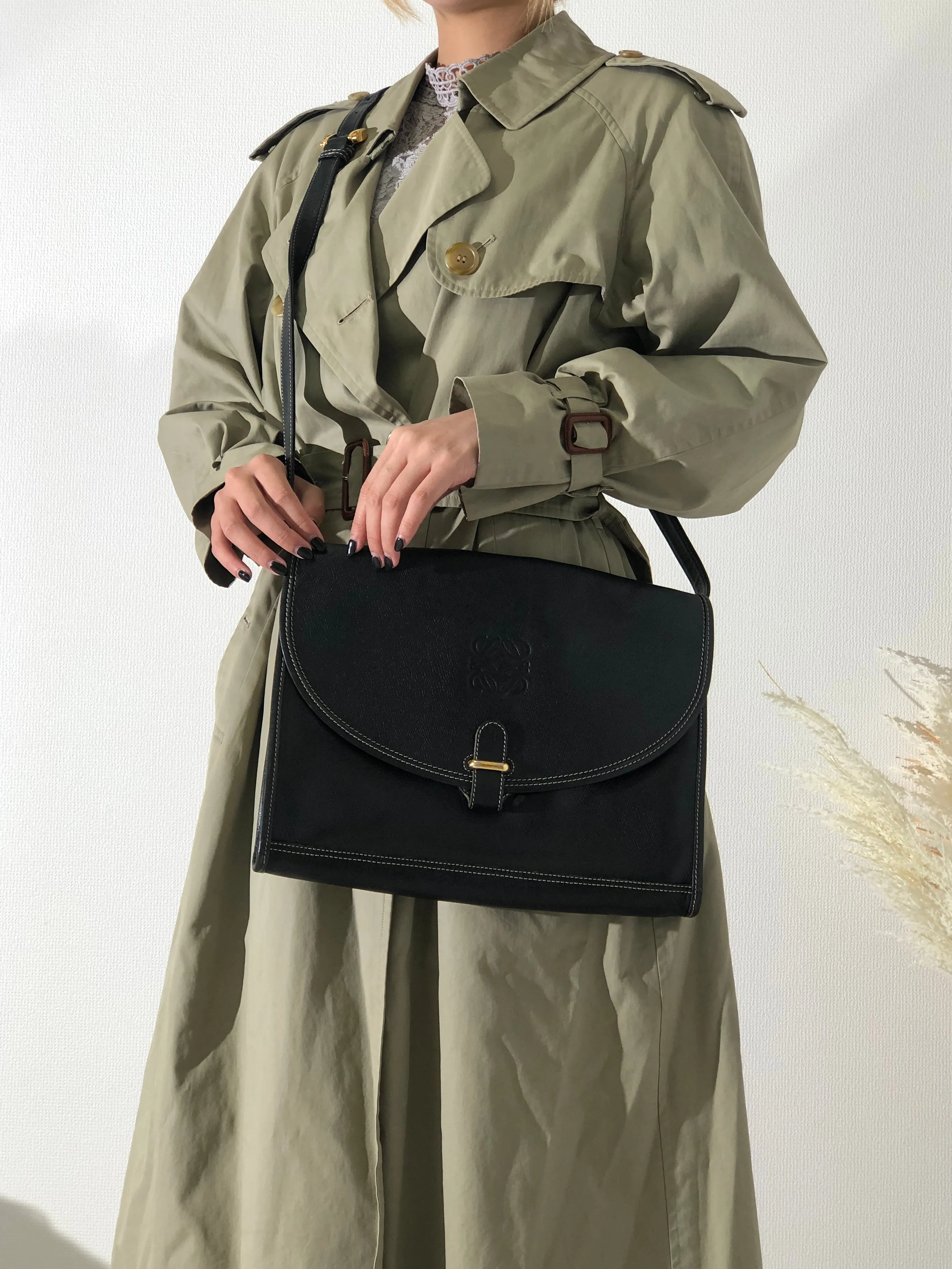 LOEWE Anagram Leather Shoulderbag Black Vintage Old h7hvg4