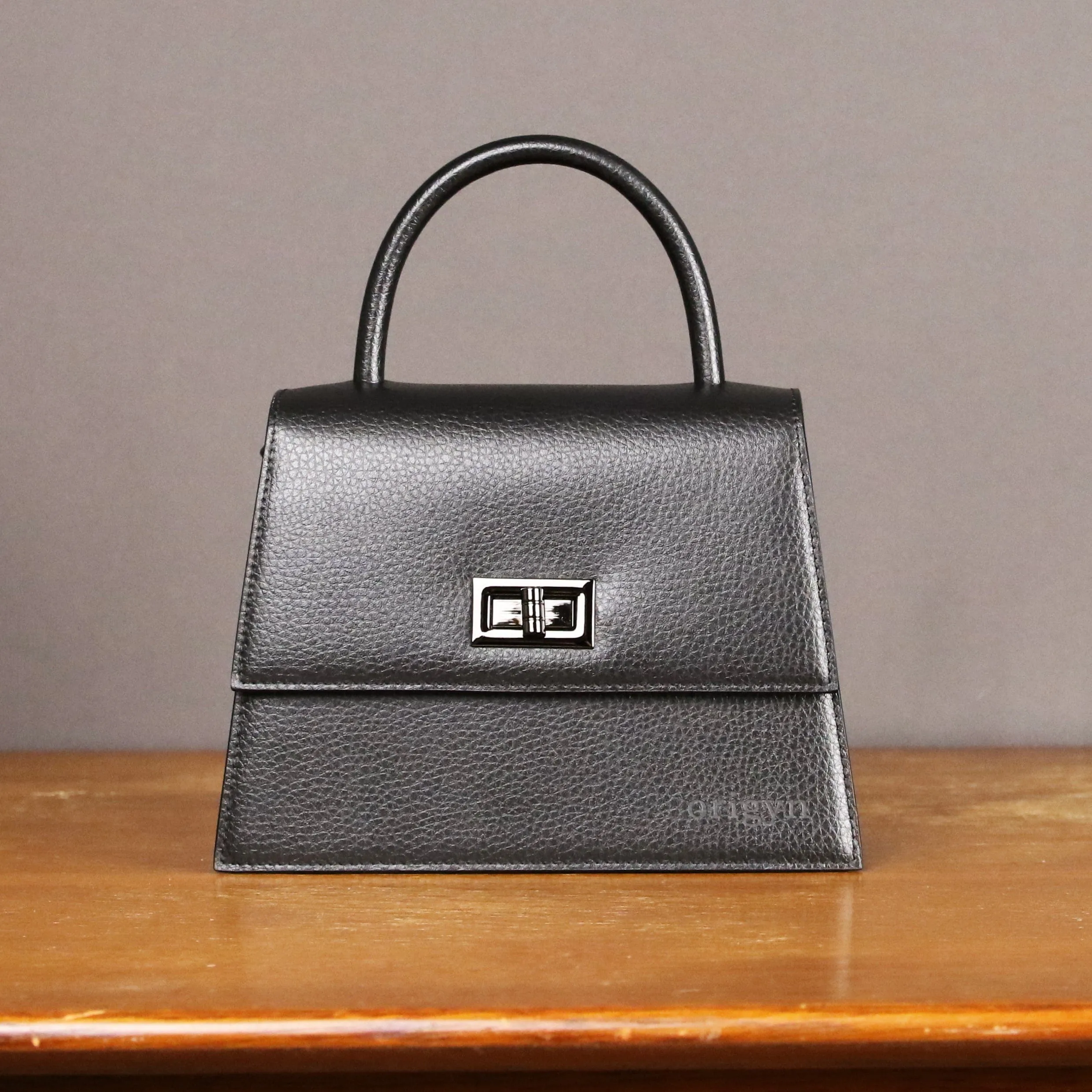 Origyn 03 MIRUM® Leather Kelly Bag | Black
