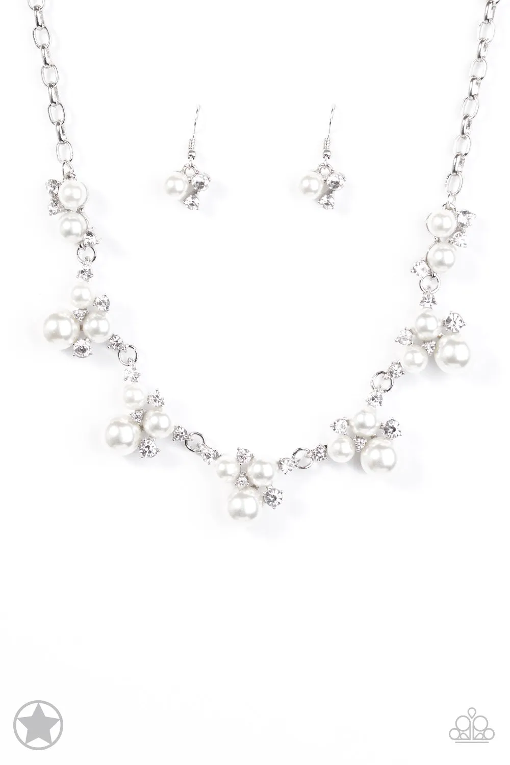 Paparazzi - Toast to Perfection - Gold Pearl Necklace