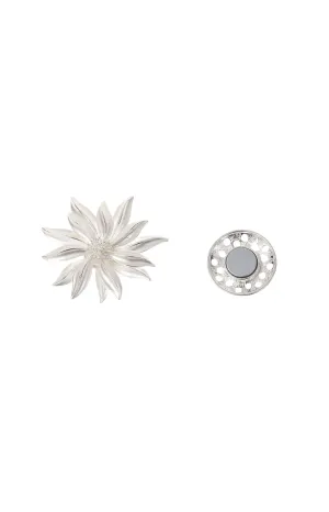 Piper Magnetic Brooch in White