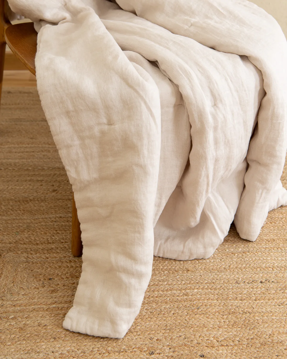 Quilted linen blanket in Beige
