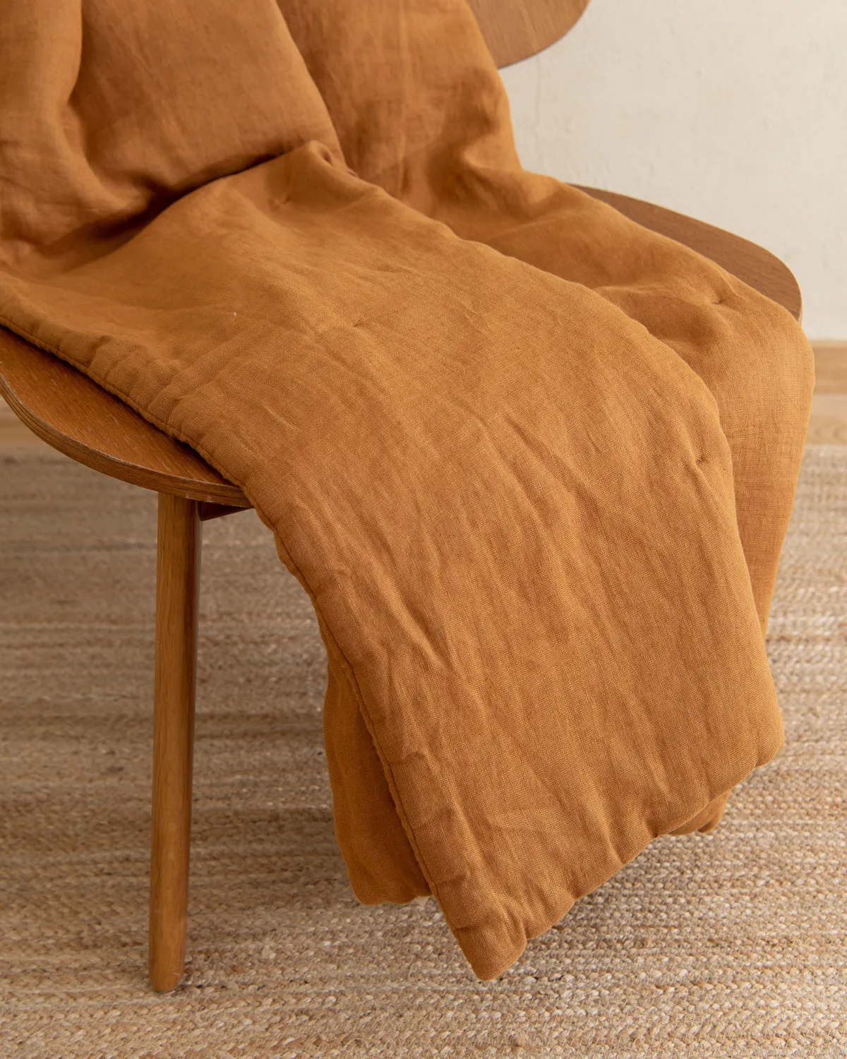 Quilted linen blanket in Cinnamon