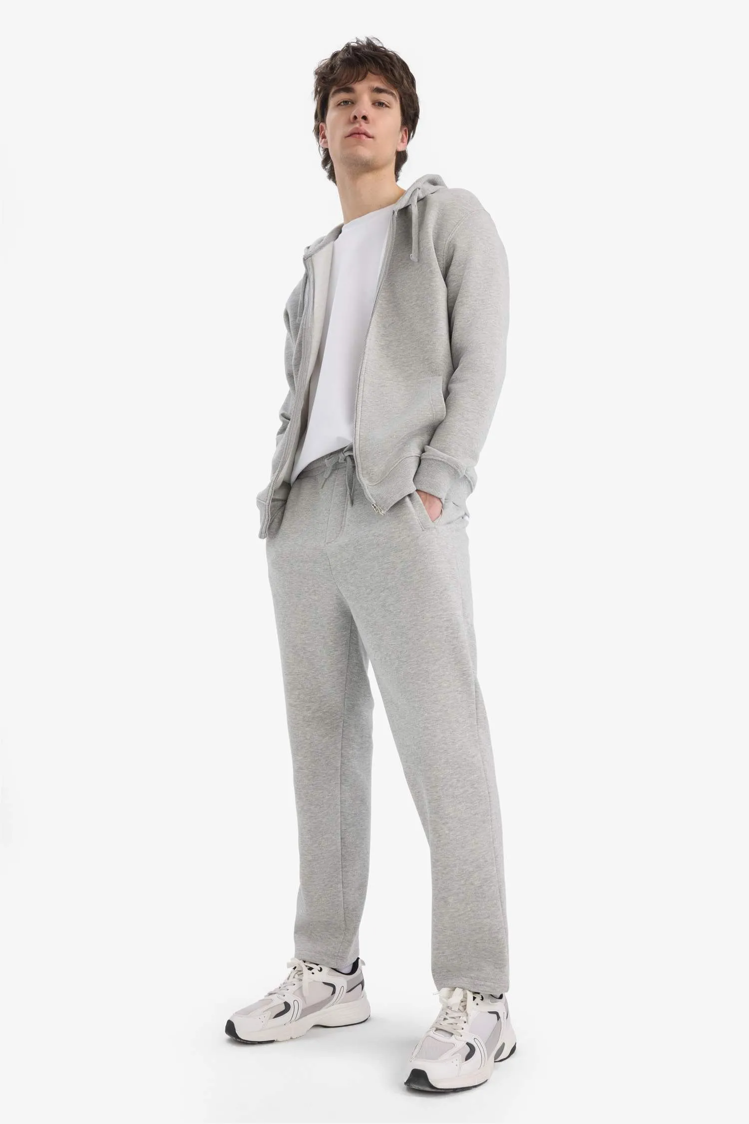 Regular Fit Fleto Pockets Flat Leg Thick Tracksuit Bottom