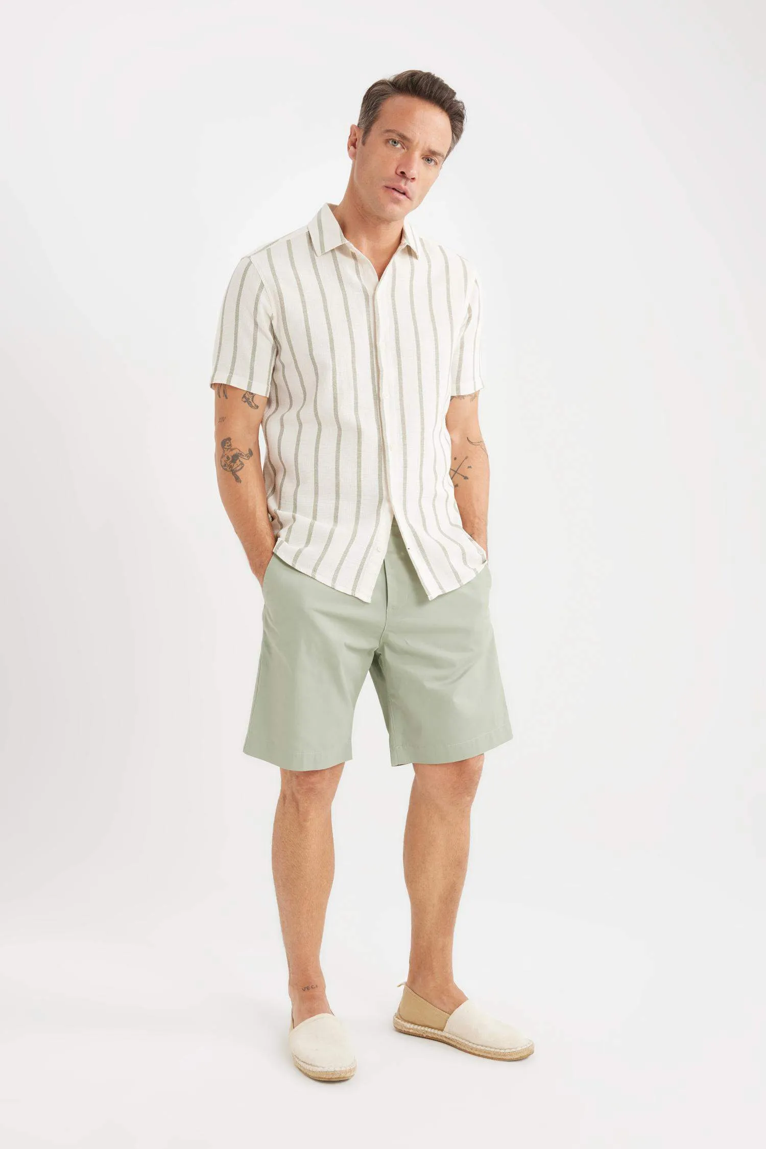 Regular Fit Gabardine Bermuda