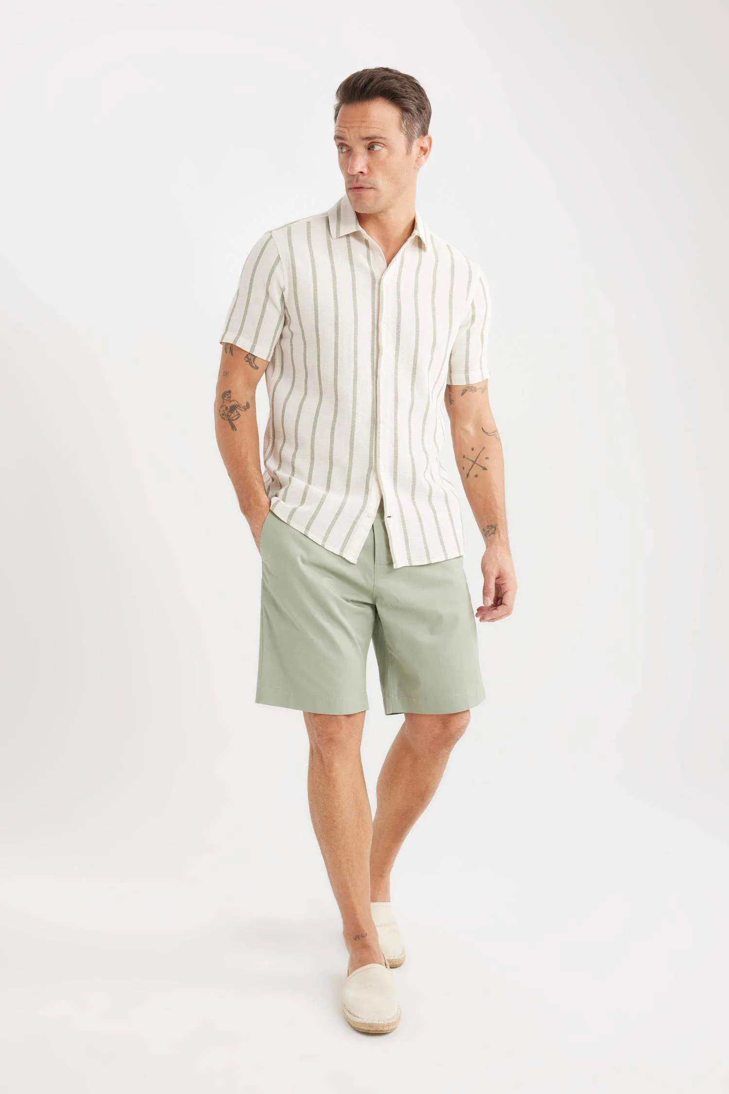 Regular Fit Gabardine Bermuda