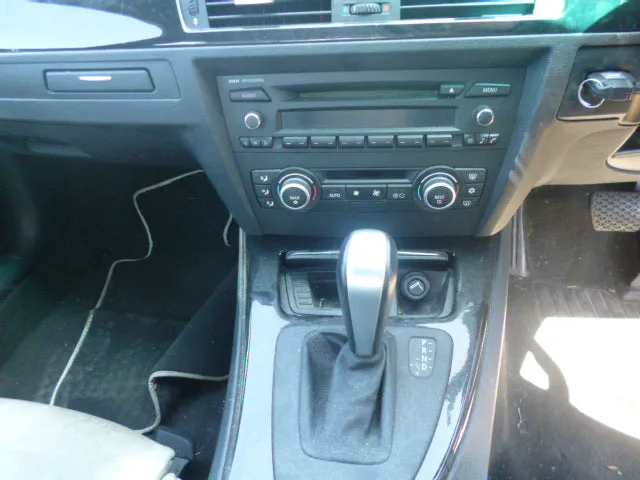 S2720 3' E90 Sedan 320i N46 AUTO 2007/04