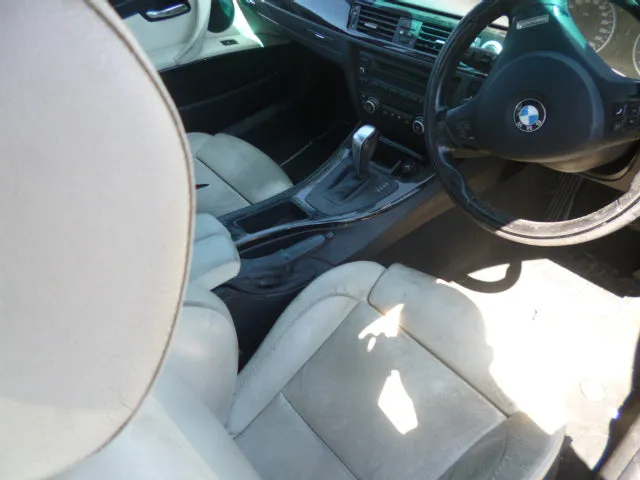 S2720 3' E90 Sedan 320i N46 AUTO 2007/04