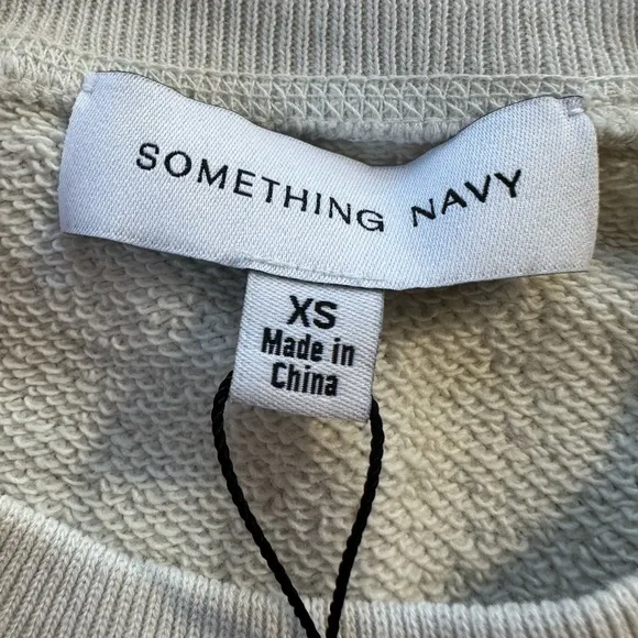 Something Navy Meghan Ruffle Shoulder SweatshirtVintage White size XS