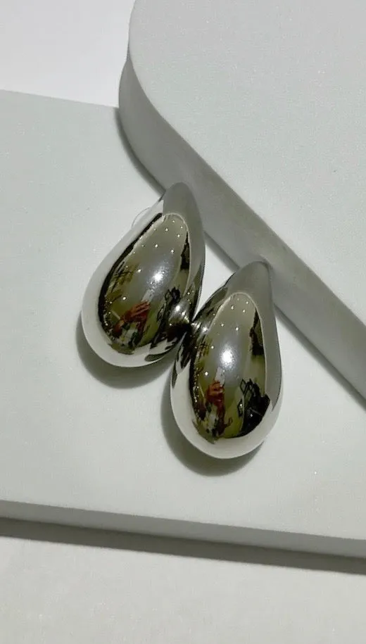 The Trendiest Water Drop Silver Earring