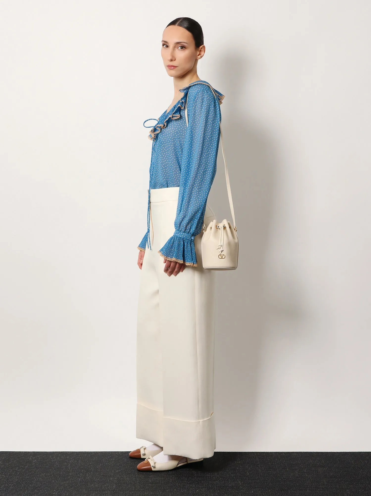Valentino Garavani Valentino Garavani Leather Bucket Bag