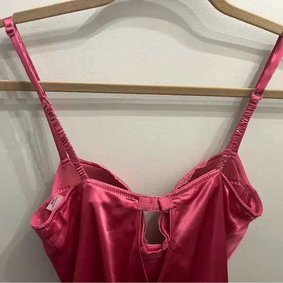 Victoria Secrets - NWT Very Sexy 100% Silk Teddy‎ Romper- Y2K- 34B- Pink