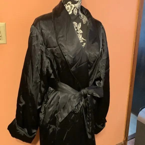 Vintage Beautiful Black Jacklyn Smith Robe!!! So Warm &amp; Gorgeous!!!