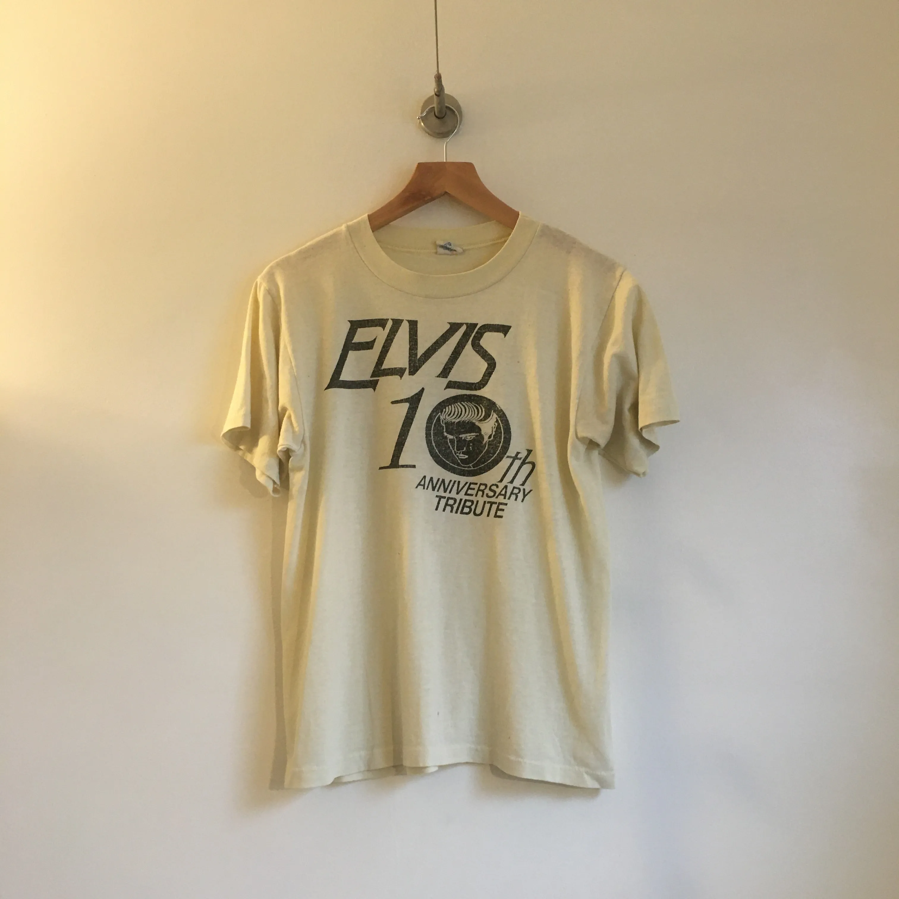 Vintage ELVIS 10th Anniversary Tribute tee // size small