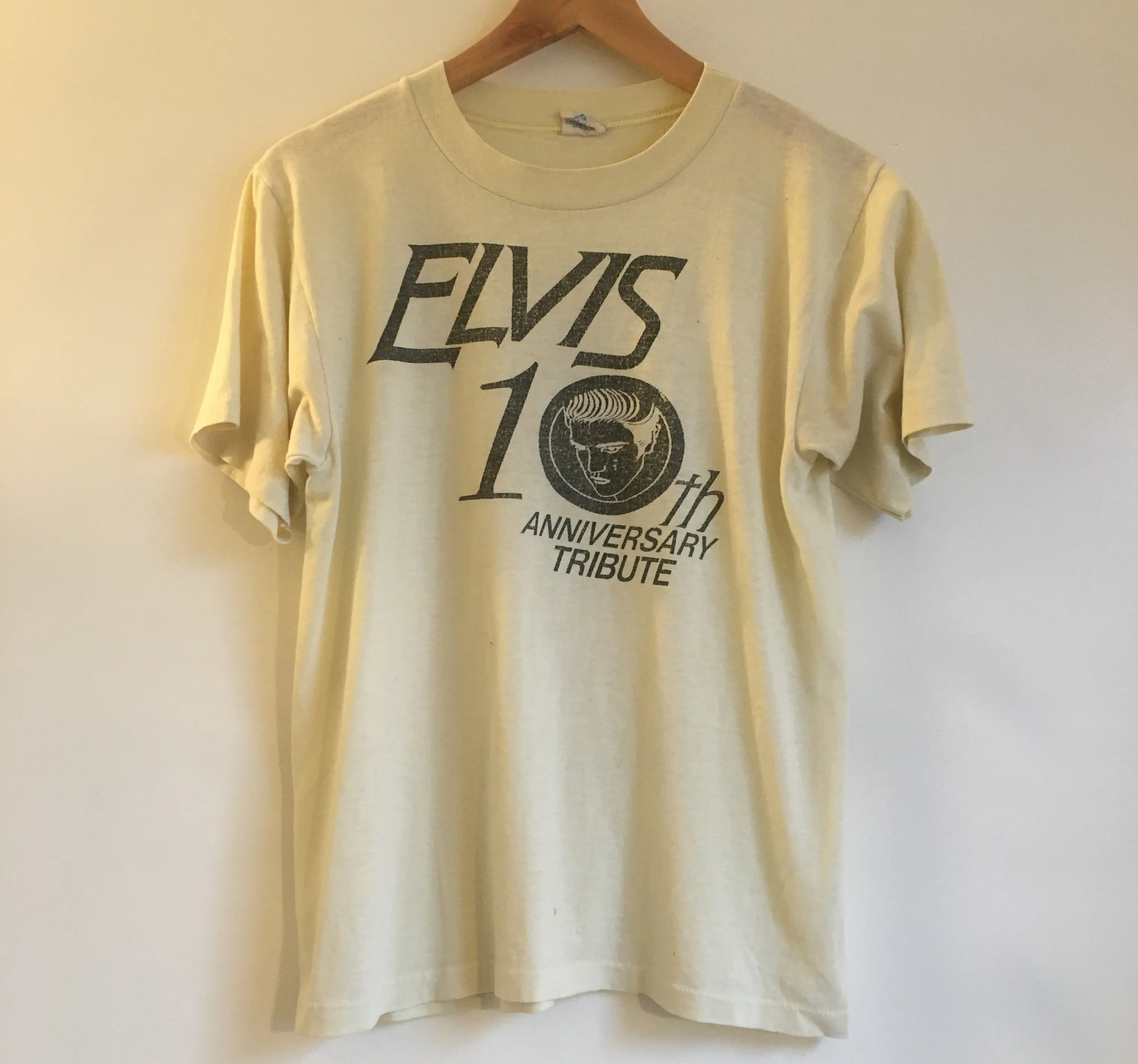 Vintage ELVIS 10th Anniversary Tribute tee // size small
