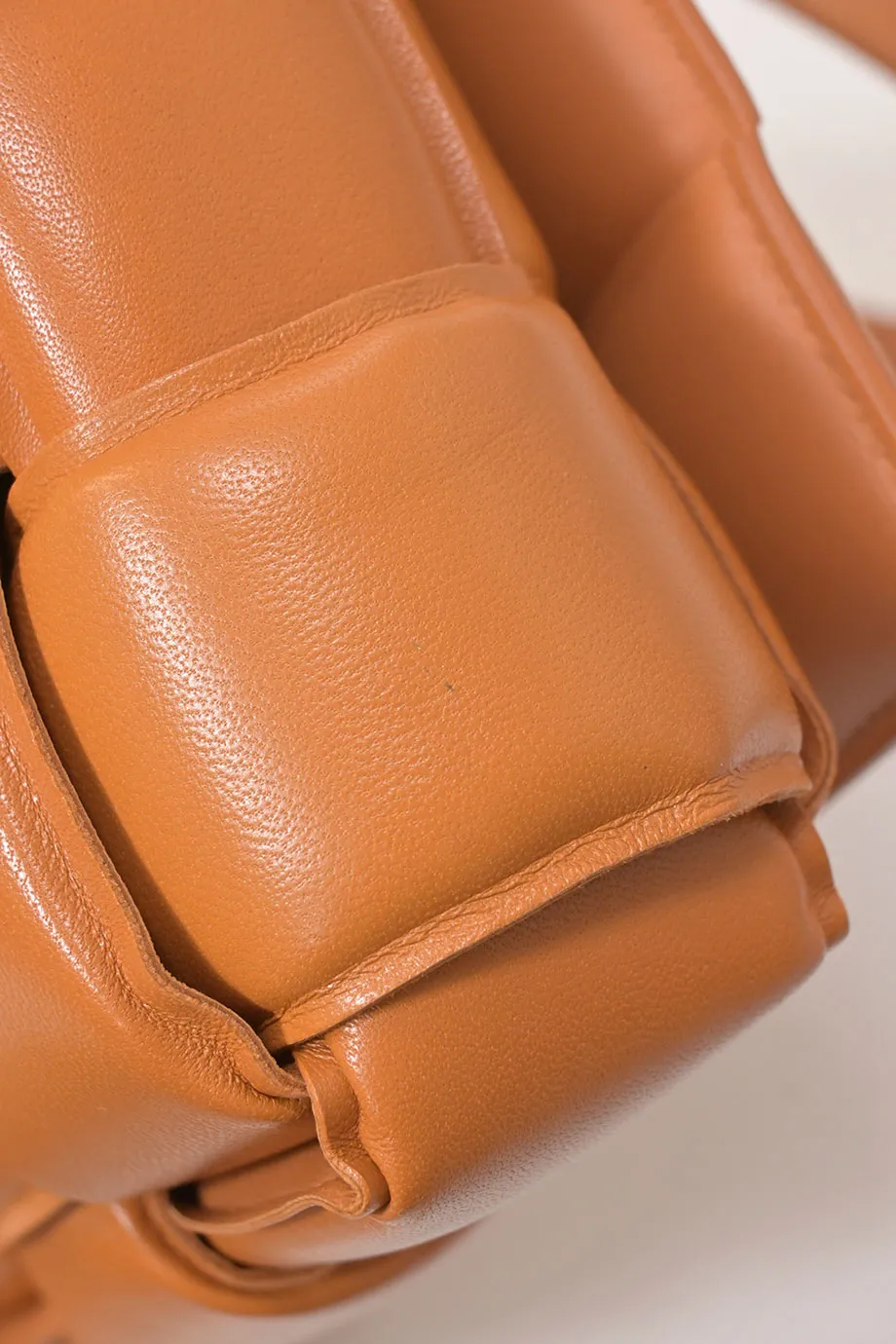 [WB6839] Bottega Veneta | Cross-Body Bag