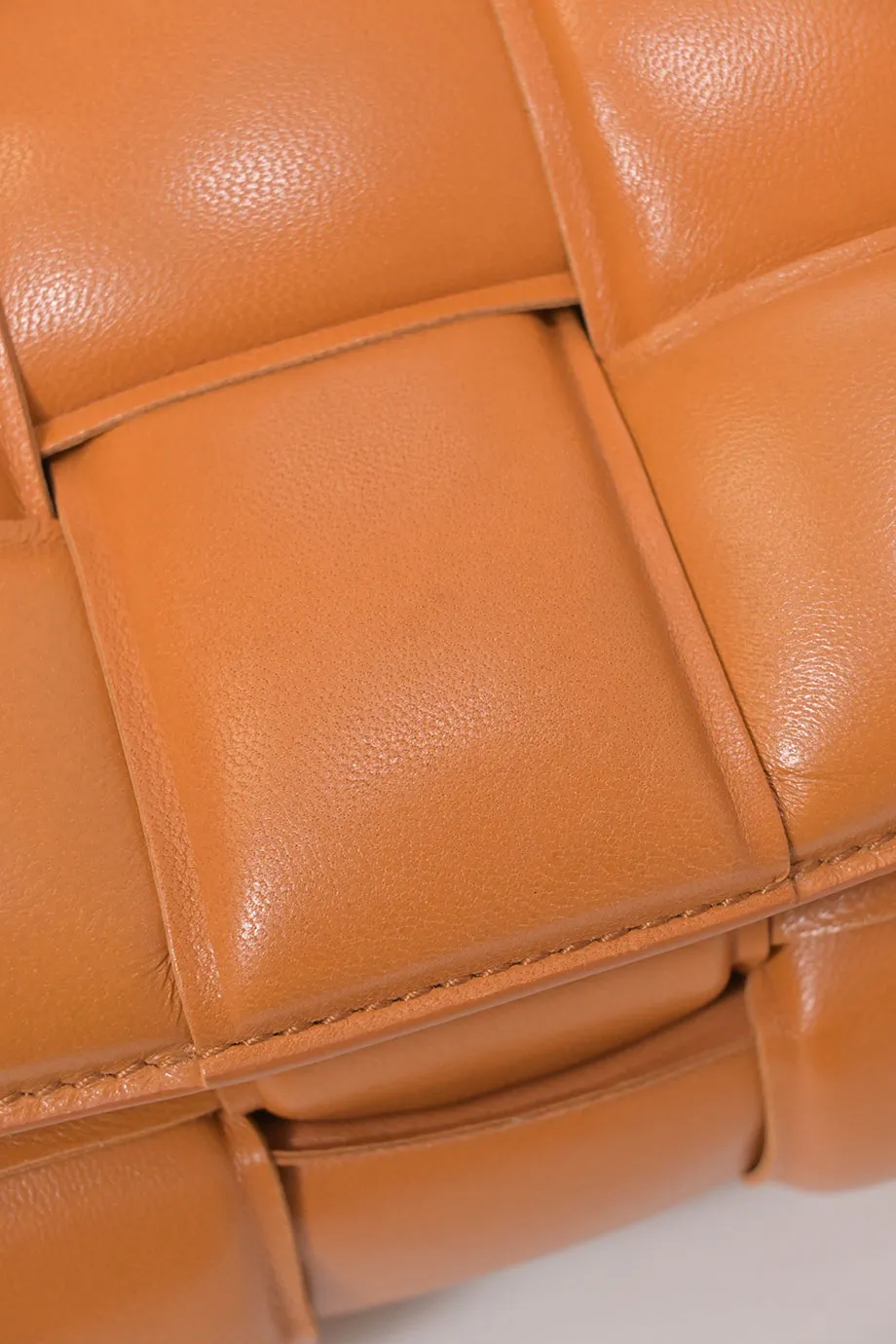 [WB6839] Bottega Veneta | Cross-Body Bag