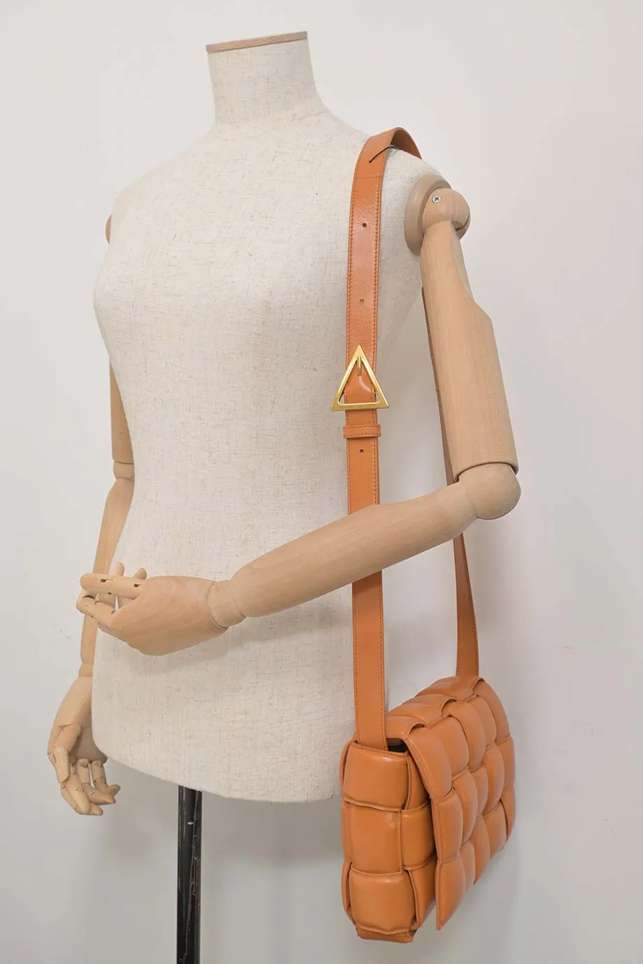 [WB6839] Bottega Veneta | Cross-Body Bag
