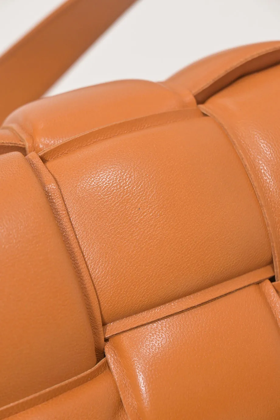 [WB6839] Bottega Veneta | Cross-Body Bag