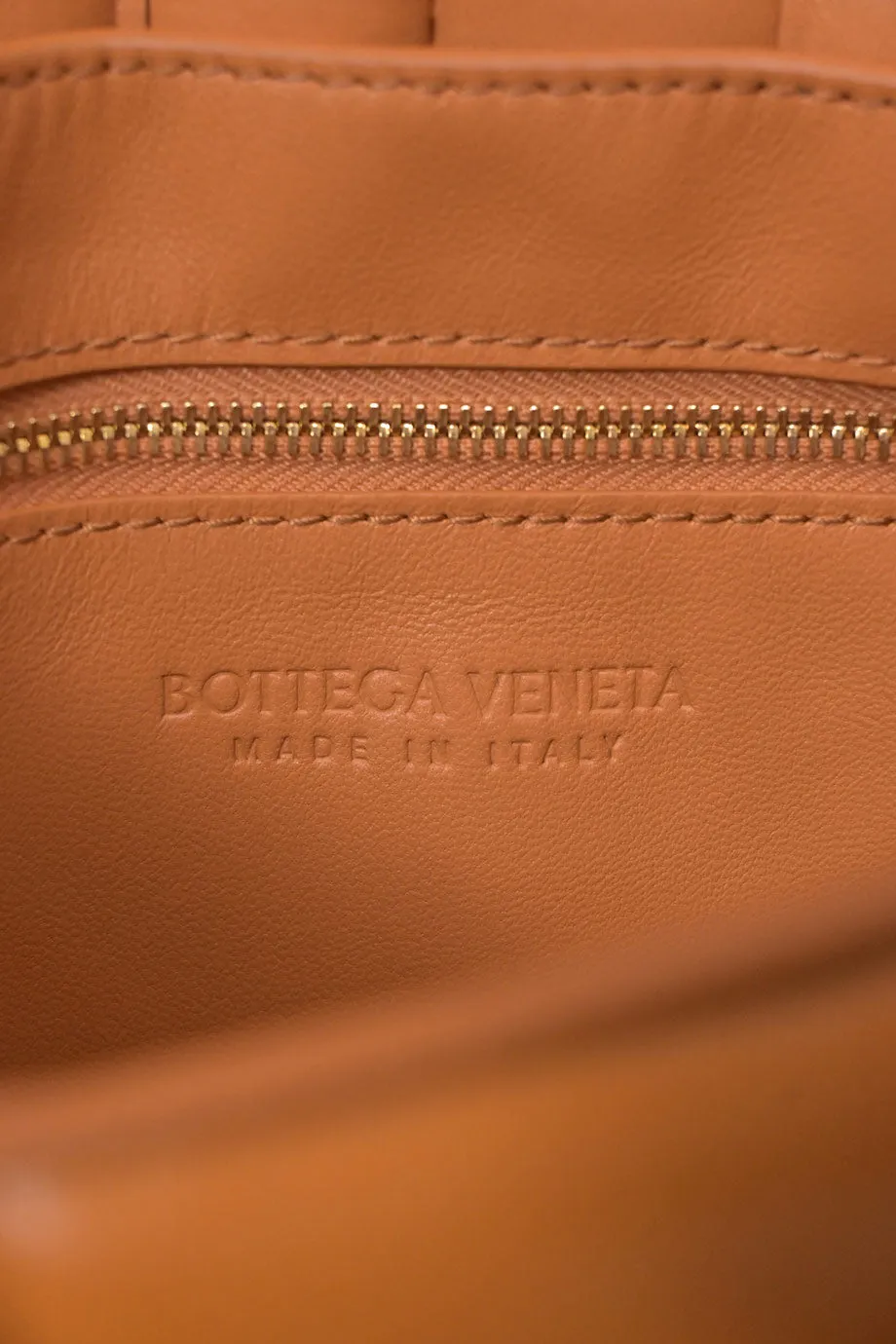 [WB6839] Bottega Veneta | Cross-Body Bag
