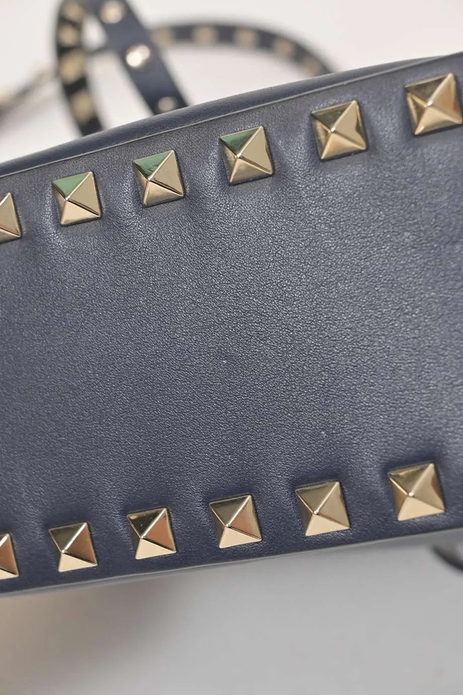 [WB7094] Valentino Garavani | Cross-Body Bag