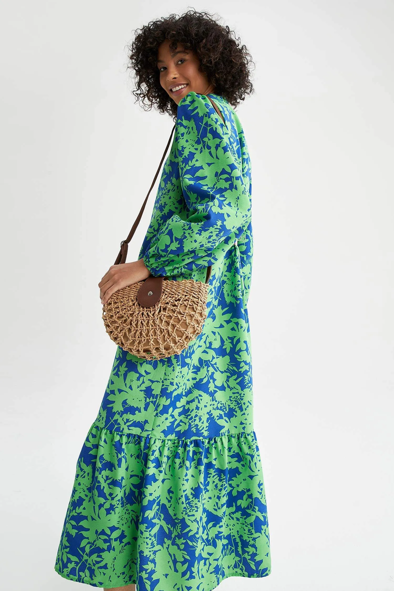 Women Wire Mesh Cross Bag